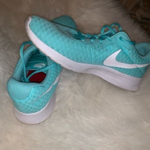 Nike Shoes - NIKE Tanjun ๐๐๐๐ Nike Shoes - NIKE Tanjun ๐๐๐๐